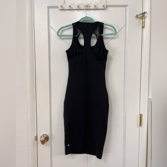 Lululemon Globetrotter dress size 4 - Picture 6 of 10